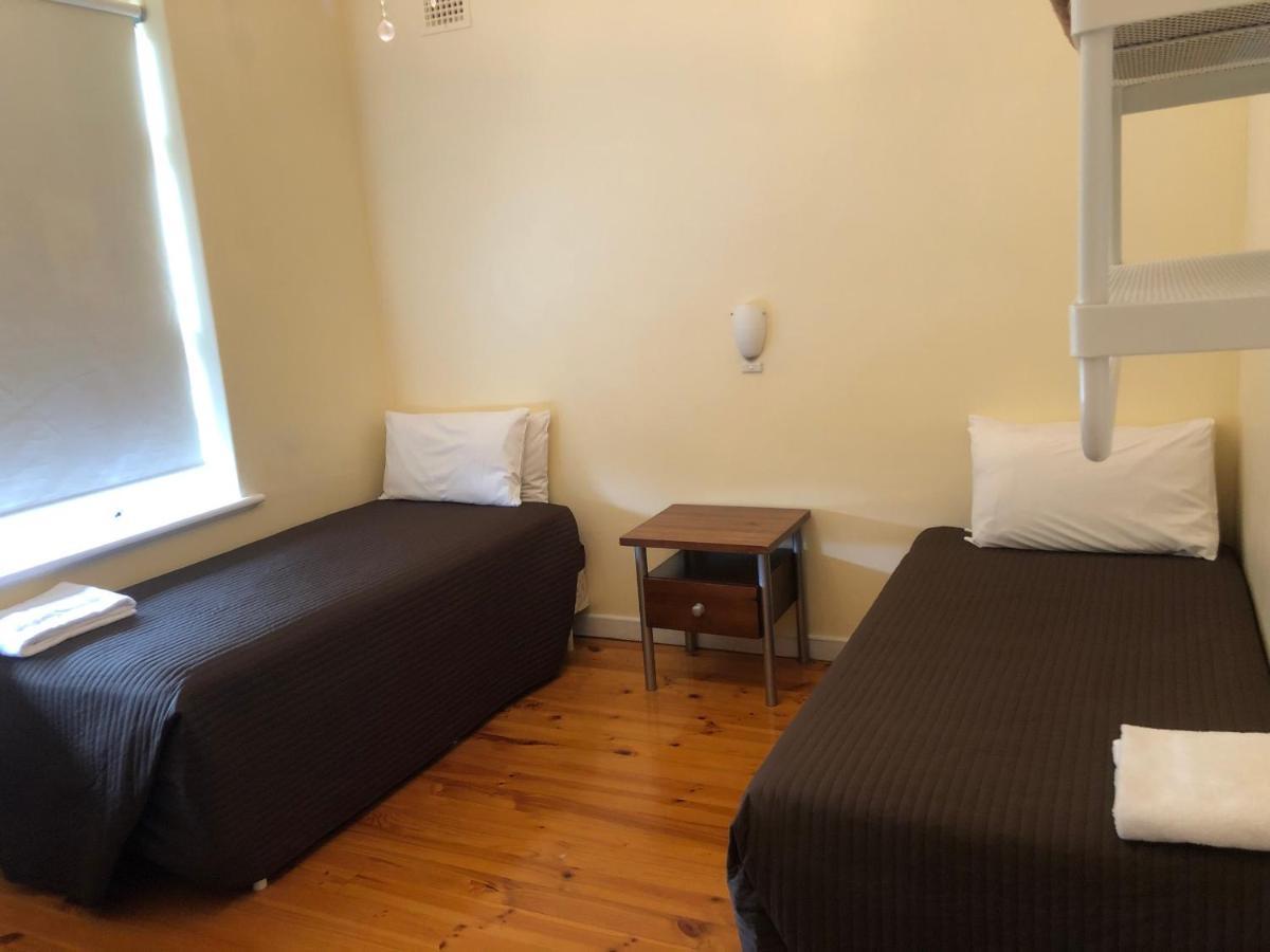 Glenelg Holiday Apartments-Ellis Adelaïde Extérieur photo