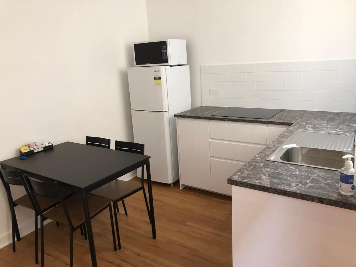 Glenelg Holiday Apartments-Ellis Adelaïde Extérieur photo